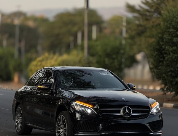  Foreign Used 2015 Mercedes C400 for Sale In Abuja
