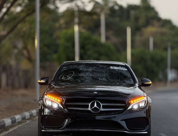  Foreign Used 2015 Mercedes C400 for Sale In Abuja