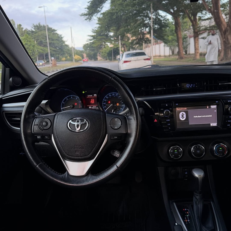 FOREIGN USED 2015 TOYOTA COROLLA (UPGRADED TO 2017) FOR SALE image