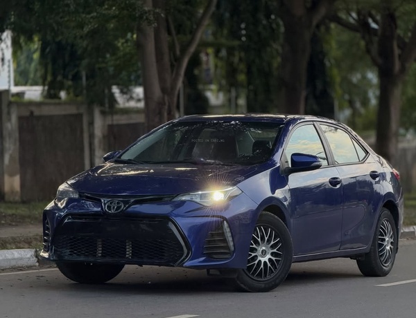 FOREIGN USED 2015 TOYOTA COROLLA (UPGRADED TO 2017) FOR SALE