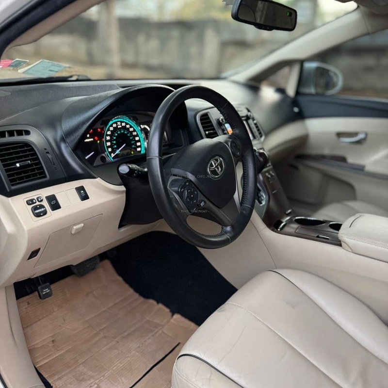 Foreign Used 2015 Toyota Venza – Sound Engine, Smooth Ride image