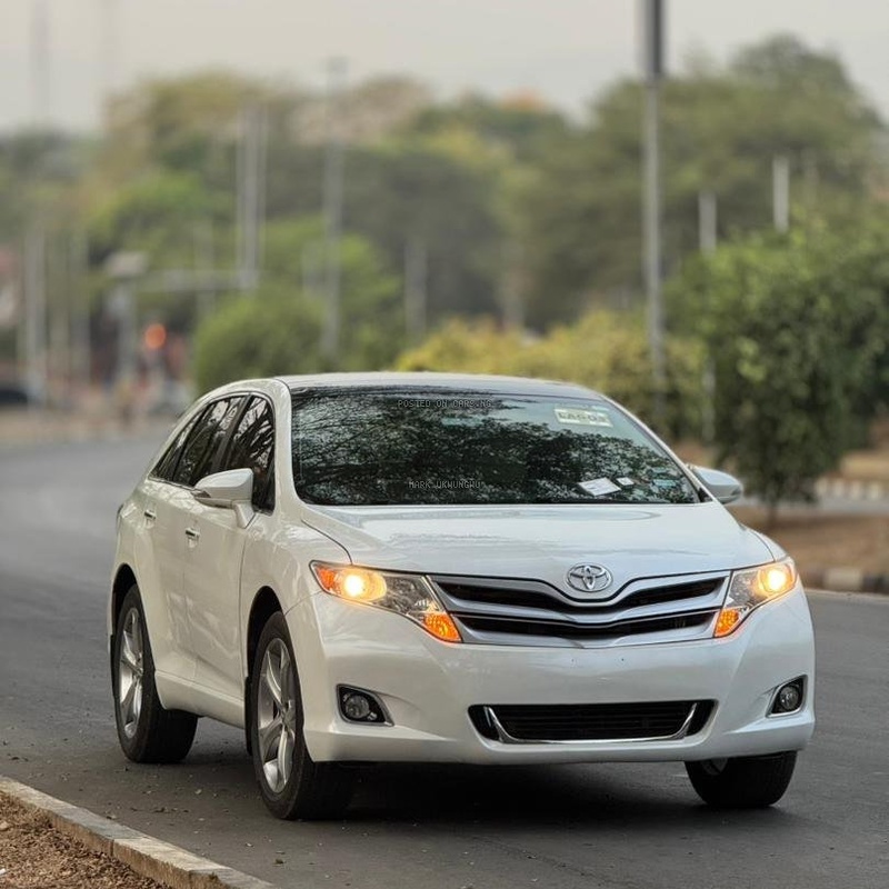 Foreign Used 2015 Toyota Venza – Sound Engine, Smooth Ride image