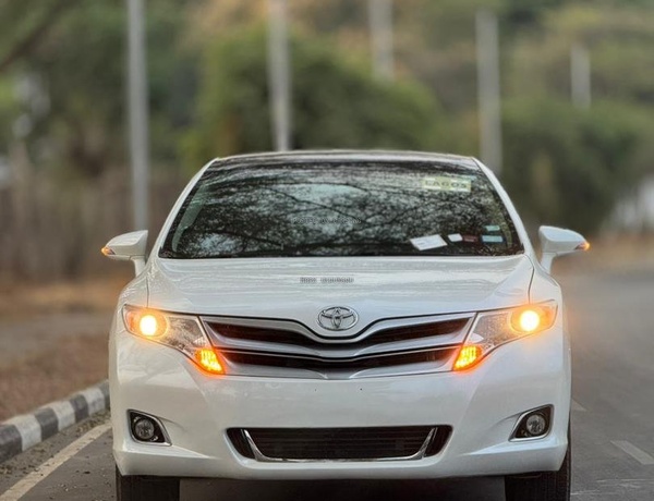 Foreign Used 2015 Toyota Venza – Sound Engine, Smooth Ride