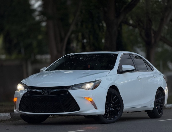 NIGERIAN USED TOYOTA CAMRY XSE 2016  In Abuja