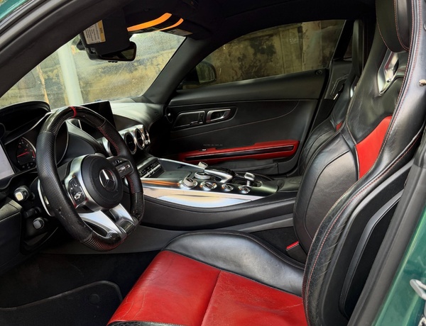 NIGERIAN USED MERCEDEZ BENZ GTS 2016 IN ABUJA