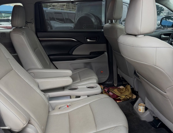NIGERIA USED 2017 Highlander - Abuja