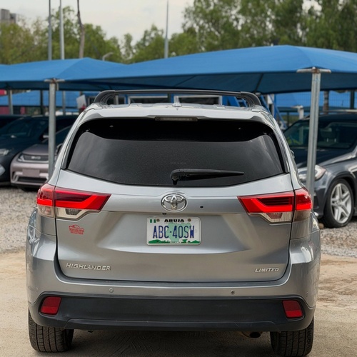 NIGERIA USED 2017 Highlander - Abuja