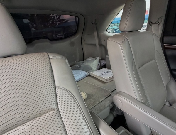 NIGERIA USED 2017 Highlander - Abuja