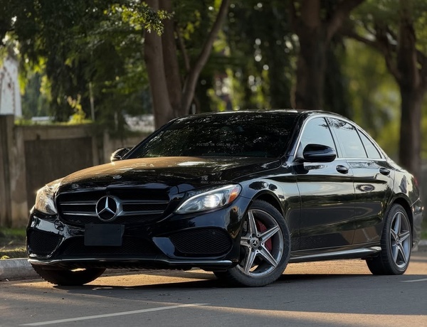 FOREIGN USED 2017 MERCEDES-BENZ C300 FOR SALE