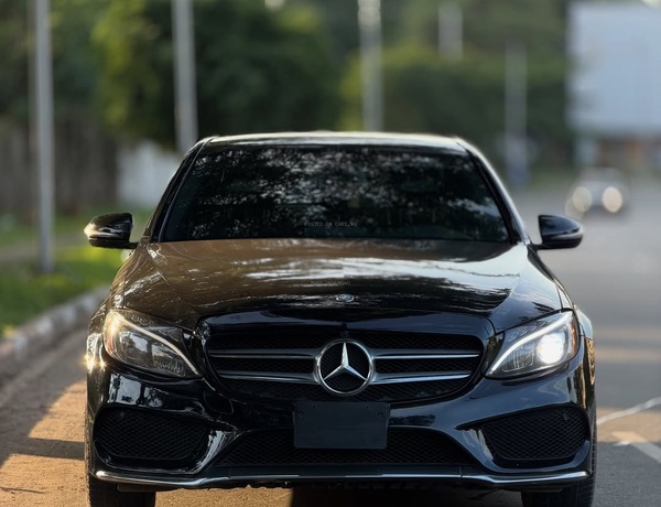 FOREIGN USED 2017 MERCEDES-BENZ C300 FOR SALE