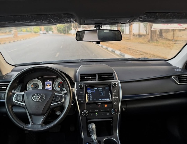 Foreign Used 2017 Toyota Camry SE for Sale In Abuja