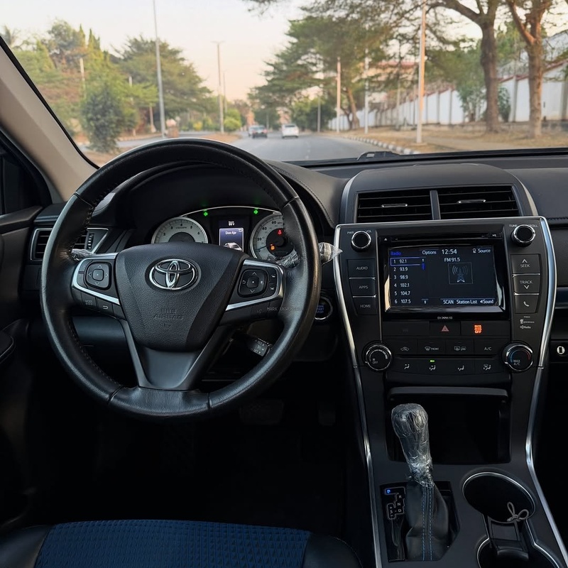 Foreign Used 2017 Toyota Camry SE for Sale In Abuja image