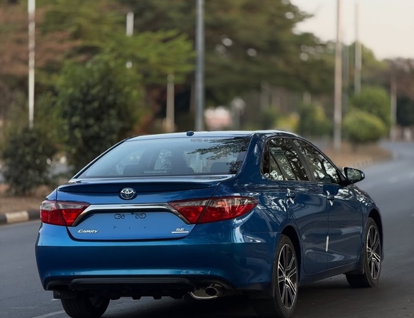 Foreign Used 2017 Toyota Camry SE for Sale In Abuja