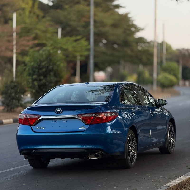 Foreign Used 2017 Toyota Camry SE for Sale In Abuja image