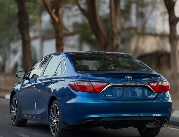 Foreign Used 2017 Toyota Camry SE for Sale In Abuja