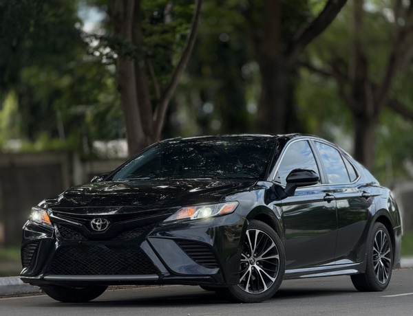 Foreign Used Toyota Camry SE 2018 in Abuja
