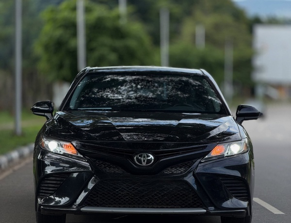 Foreign Used Toyota Camry SE 2018 in Abuja