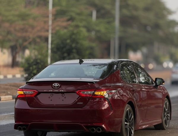 FOREIGN USED TOYOTA CAMRY XSE 2018 — SUPER CLEAN