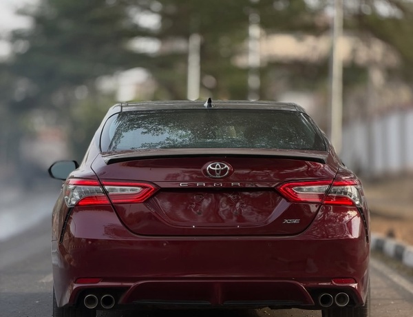 FOREIGN USED TOYOTA CAMRY XSE 2018 — SUPER CLEAN