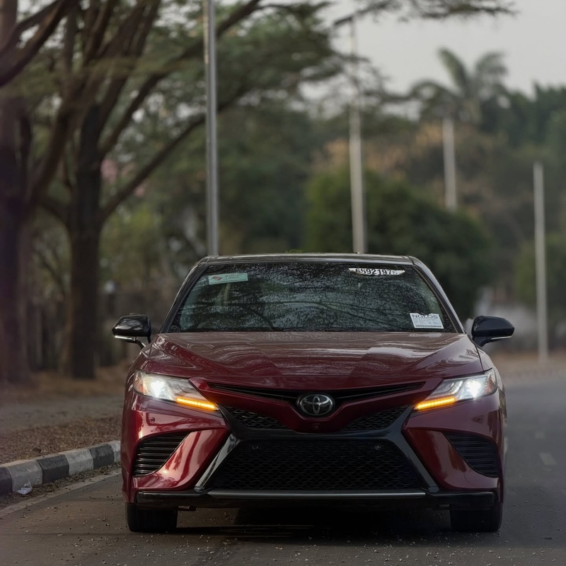 FOREIGN USED TOYOTA CAMRY XSE 2018 — SUPER CLEAN image