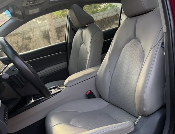 FOREIGN USED TOYOTA CAMRY XSE 2018 — SUPER CLEAN