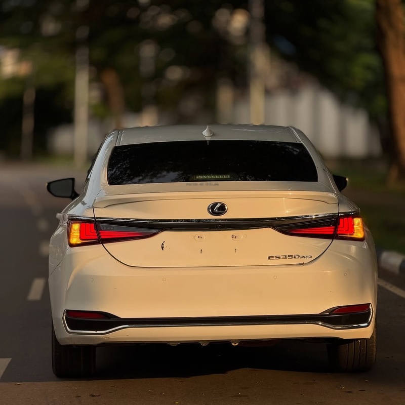 FOREIGN USED 2021 LEXUS ES350 FOR SALE image