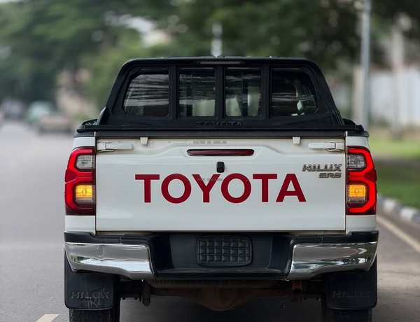FOREIGN USED 2021 TOYOTA HILUX FOR SALE