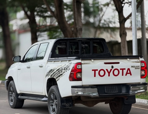 FOREIGN USED 2021 TOYOTA HILUX FOR SALE