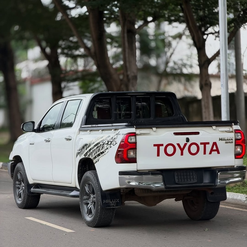 FOREIGN USED 2021 TOYOTA HILUX FOR SALE image
