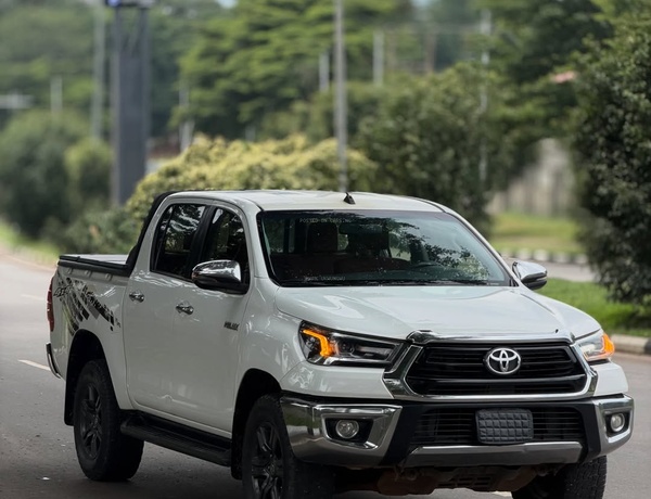 FOREIGN USED 2021 TOYOTA HILUX FOR SALE