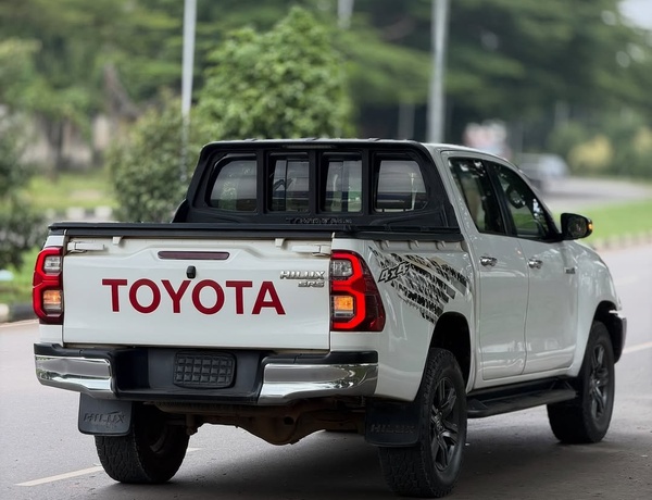 FOREIGN USED 2021 TOYOTA HILUX FOR SALE