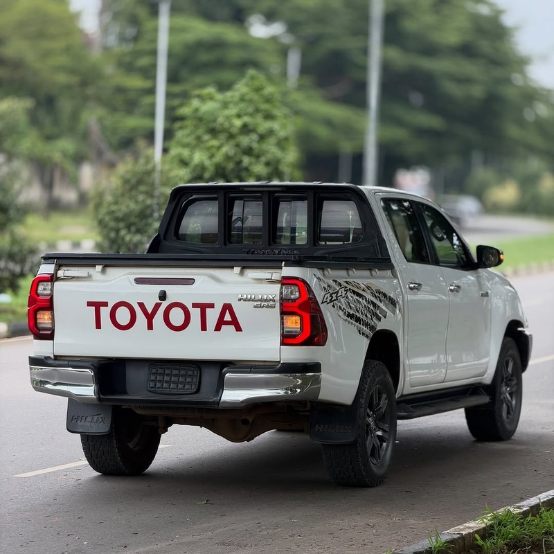 FOREIGN USED 2021 TOYOTA HILUX FOR SALE image