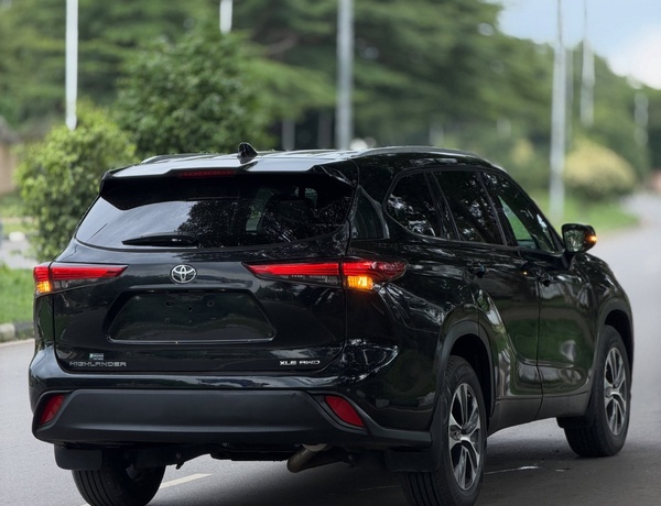 TOYOTA HIGHLANDER XLE 2022 FOR SALE