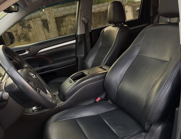 🔥 2022 Toyota Highlander – FOREIGN USED, Ready to Drive!