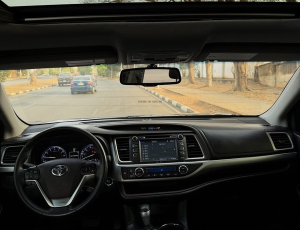 🔥 2022 Toyota Highlander – FOREIGN USED, Ready to Drive!