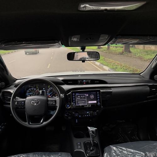 2025 Toyota Hilux SR5 Adventure – Tough, Stylish & Reliable