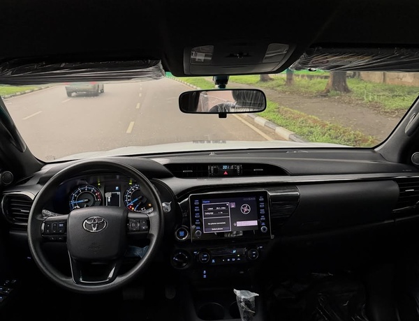 2025 Toyota Hilux SR5 Adventure – Tough, Stylish & Reliable