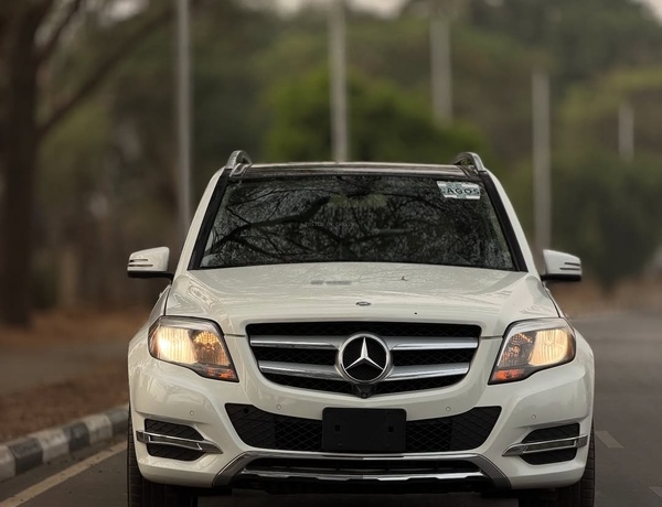 Foreign Used 2014 Mercedes-Benz GLK350 for Sale In Abuja