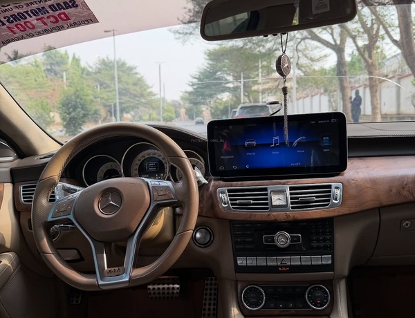 Foreign Used 2012 Mercedes Benz CLS550 for Sale In Abuja