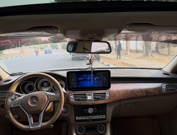 Foreign Used 2012 Mercedes Benz CLS550 for Sale In Abuja