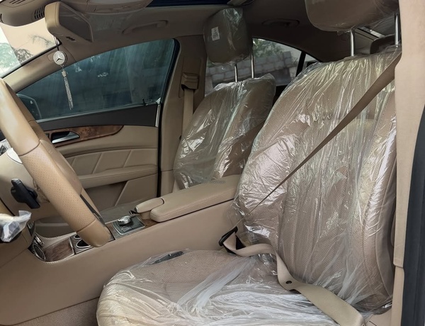 Foreign Used 2012 Mercedes Benz CLS550 for Sale In Abuja