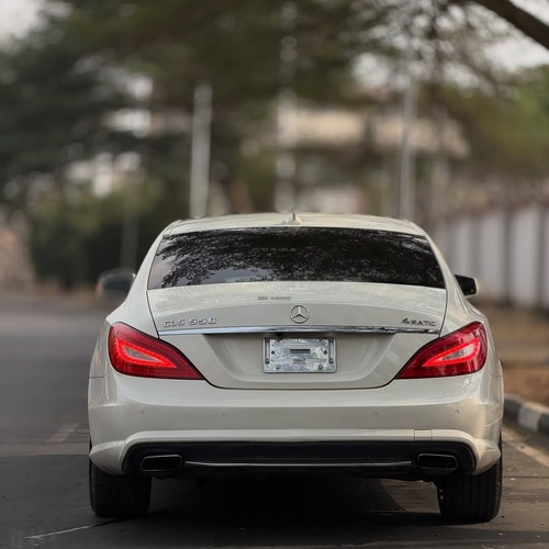 Foreign Used 2012 Mercedes Benz CLS550 for Sale In Abuja