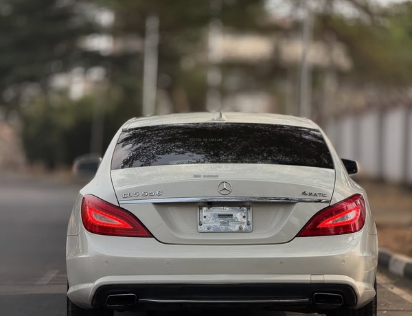 Foreign Used 2012 Mercedes Benz CLS550 for Sale In Abuja