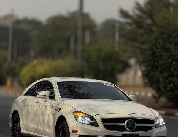 Foreign Used 2012 Mercedes Benz CLS550 for Sale In Abuja