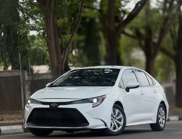 Affordable & Reliable 🚘 Toyota Corolla LE 2019 Available