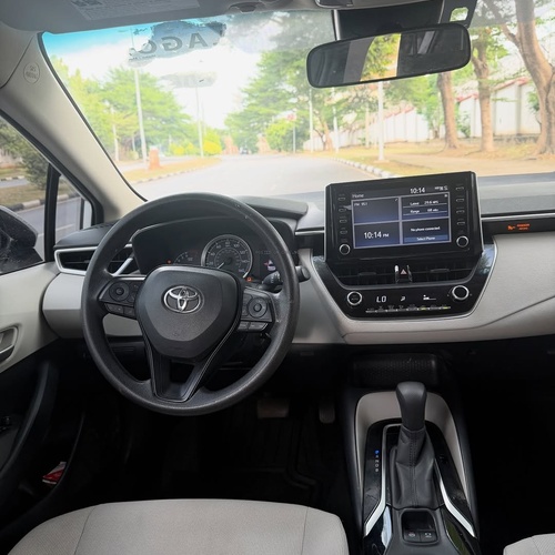 Affordable & Reliable 🚘 Toyota Corolla LE 2019 Available