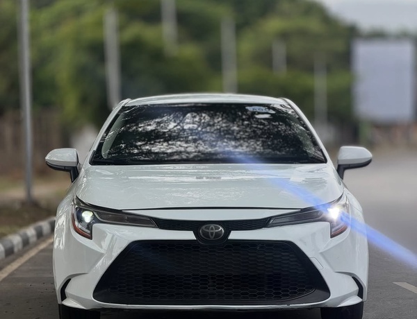 Affordable & Reliable 🚘 Toyota Corolla LE 2019 Available