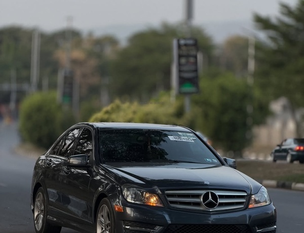 Foreign used Mercedes Benz C300 2013 model for Sale