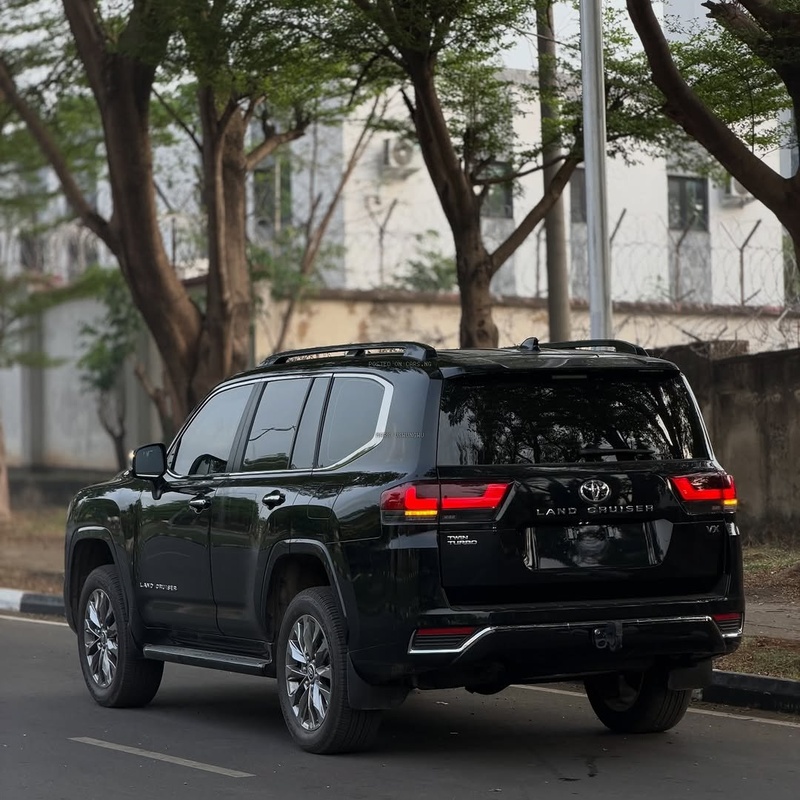 ARMORED TOYOTA LAND CRUISER BULLETPROOF 2025 FOR SALE – BRAND NEW, FULL PROTECTION image