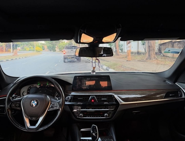  2018 BMW 530i  FOREIGN USED– Clean, Strong & Well Maintained